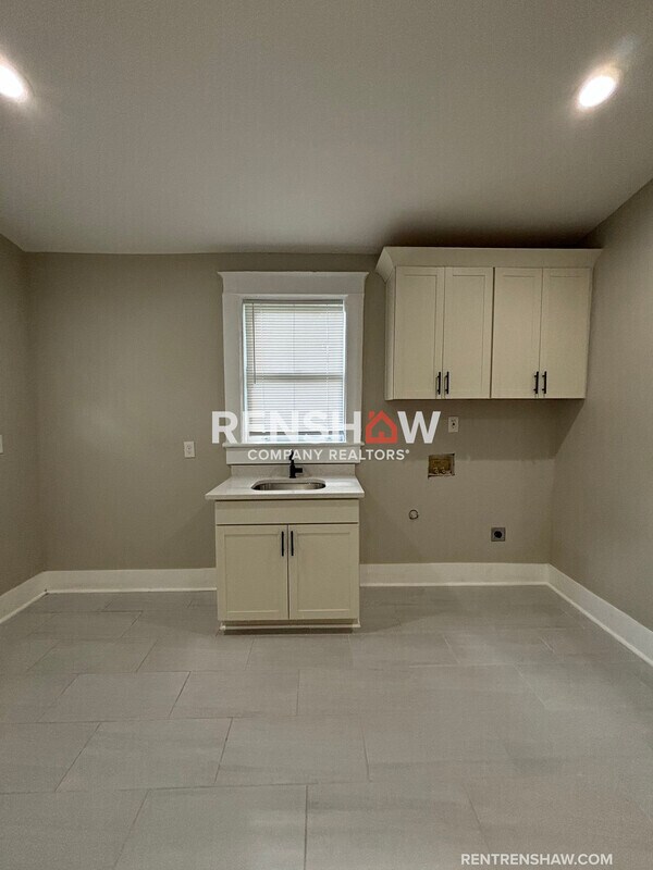 Building Photo - 59 N Willett St