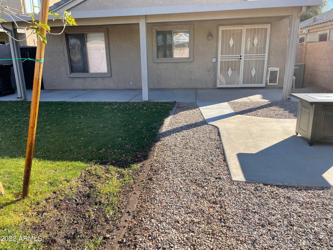 Building Photo - 106 S 110th St