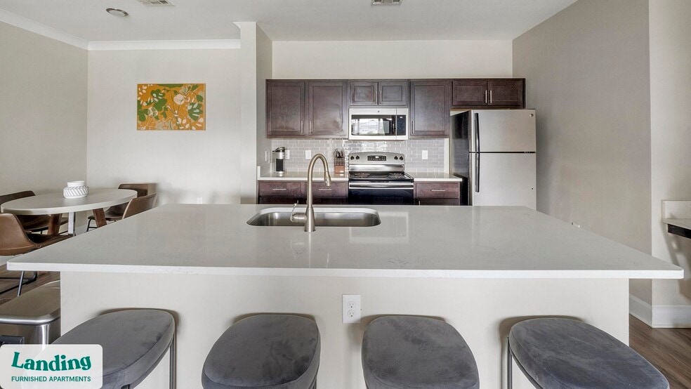 Building Photo - 195 N Creek Dr