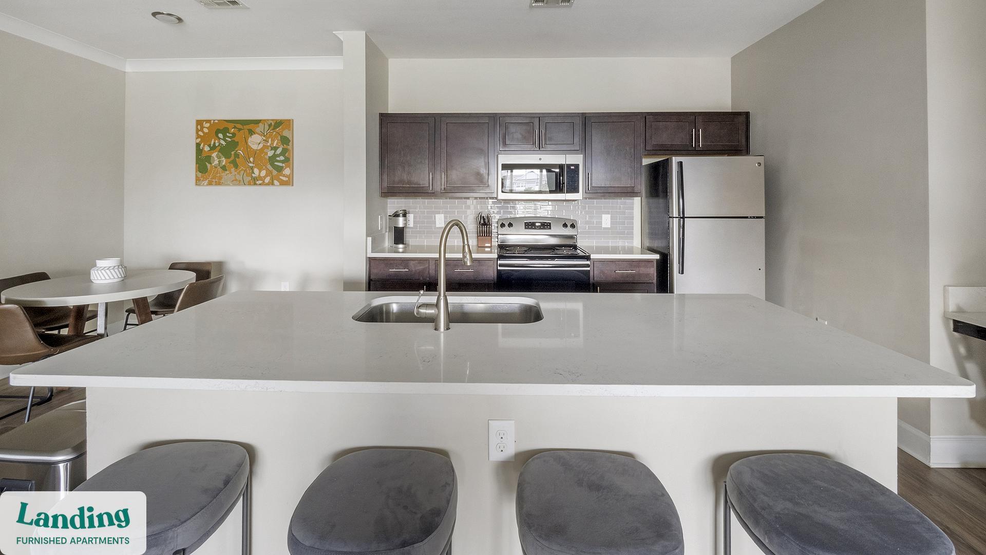 Building Photo - 195 N Creek Dr