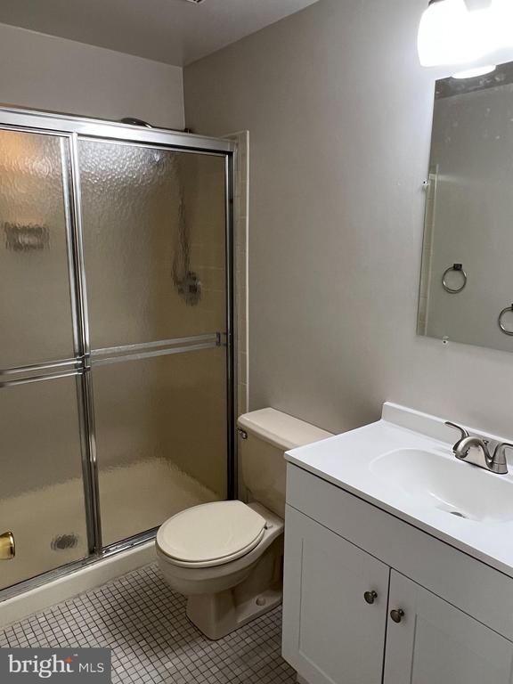 Building Photo - 6015 Netherton St