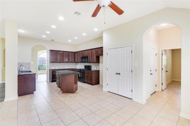 Building Photo - 3608 Glastonbury Trail