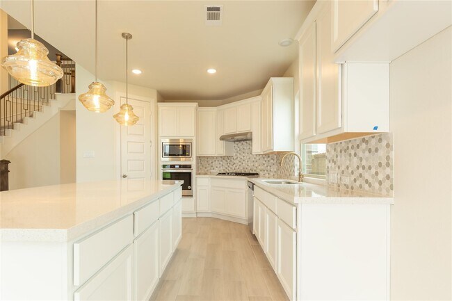 Building Photo - 30031 Aralia Dr