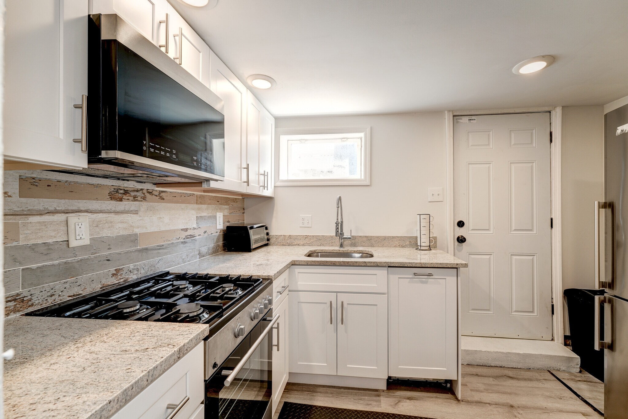Microwave,dishwasher,disposal & gas stove! - 2339 3rd St NE