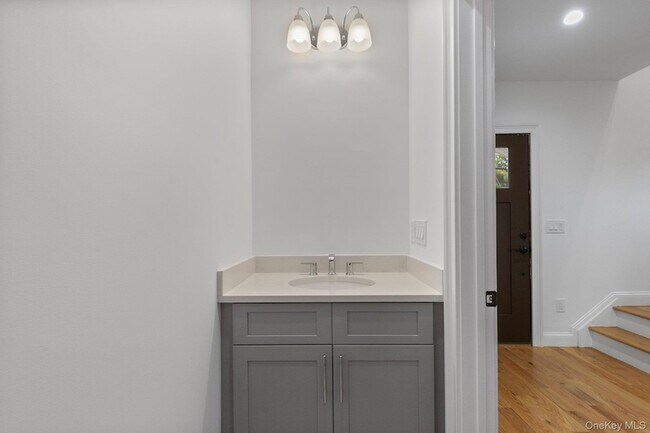 Building Photo - 65 Paulding Ln