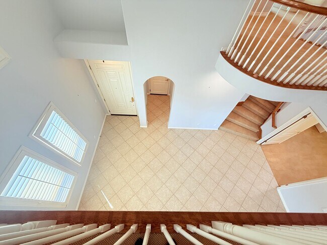 Building Photo - Spacious 4-bedroom, 3-bathroom home in New...