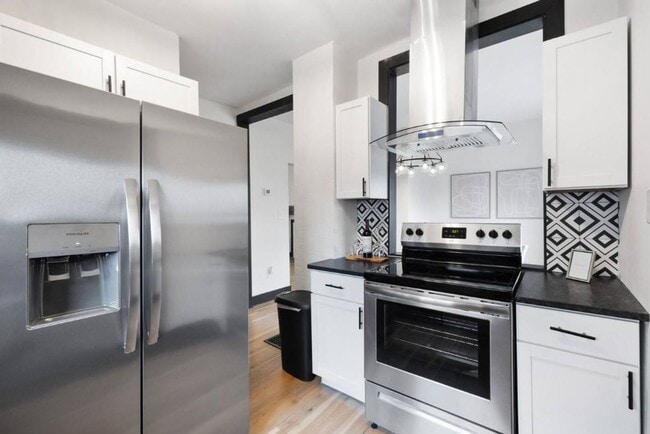 Building Photo - Beautifully Updated 3-Bedroom Home on a Corner Lot – Modern & Spacious!