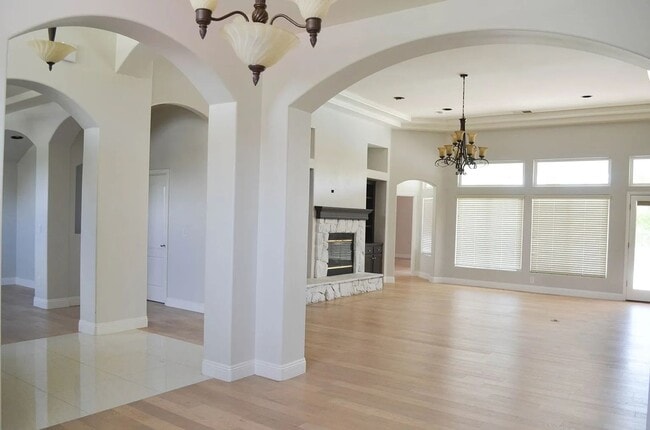 Building Photo - Spacious Riverlakes Golf Course Home with Pool, Spa & 3-Car Garage