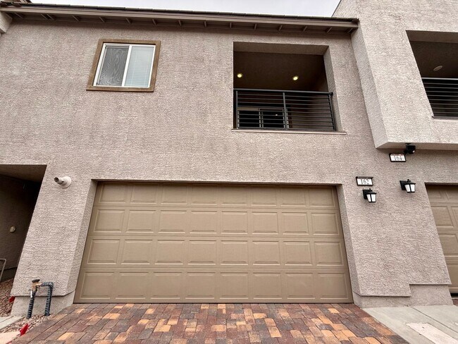 Building Photo - BRAND NEW 3 BED 2.5 BATH 2 BALCONY 2 CAR GARAGE TOWNHOUSE IN HENDERSON FOR RENT!!