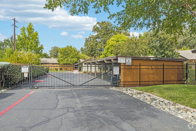 Building Photo - Whitney Villa Apartments