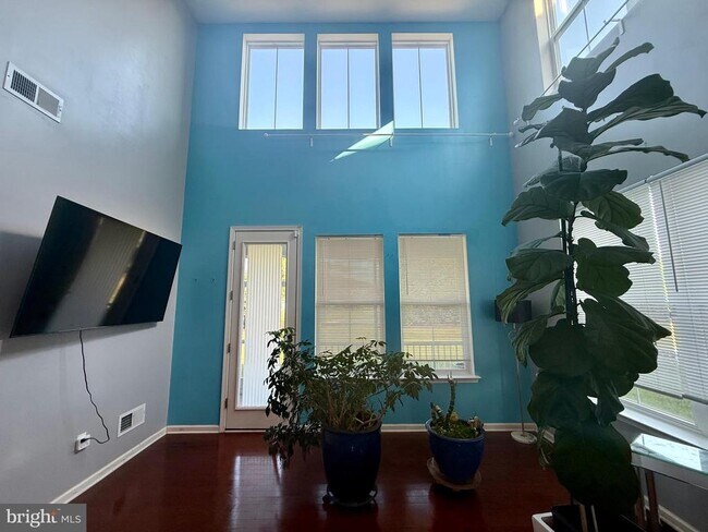 Building Photo - 33339 Lone Cedar Landing