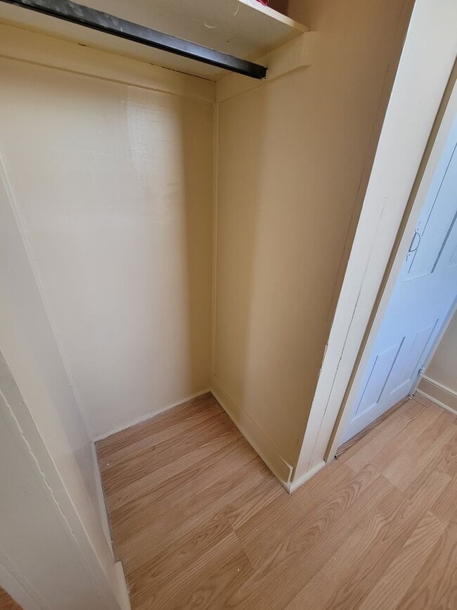 Building Photo - 3 N High St