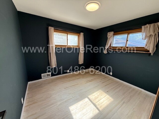 Building Photo - NO DEPOSIT option available for qualified renters!