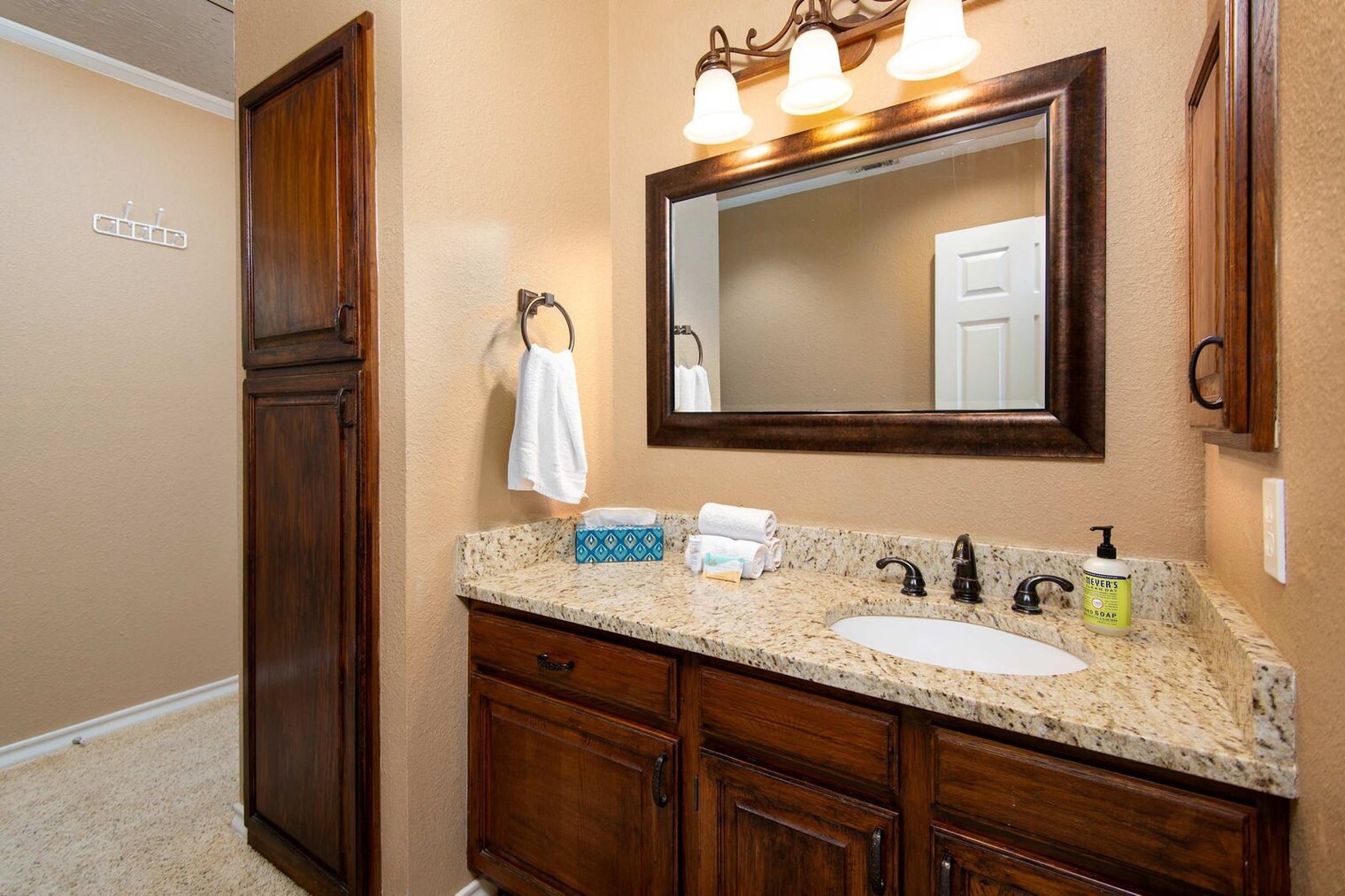 Building Photo - 461 Naked Indian Trail