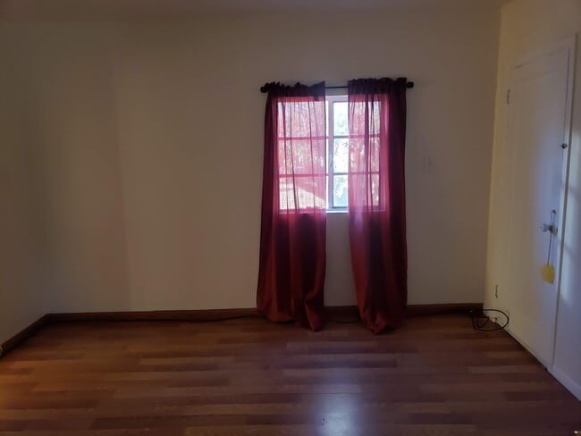 Building Photo - 160 S Maryland St