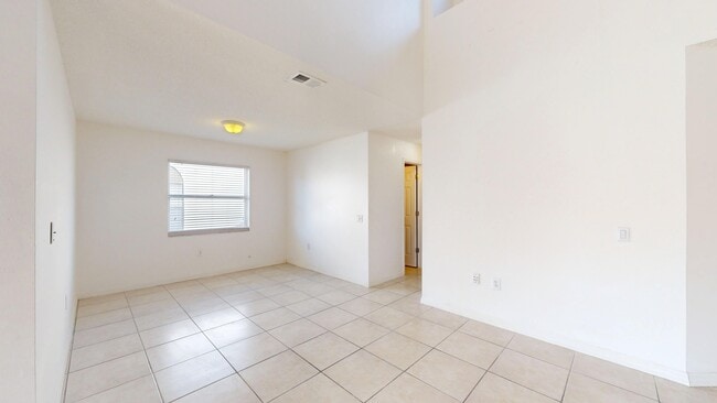 Building Photo - 704 49th St E