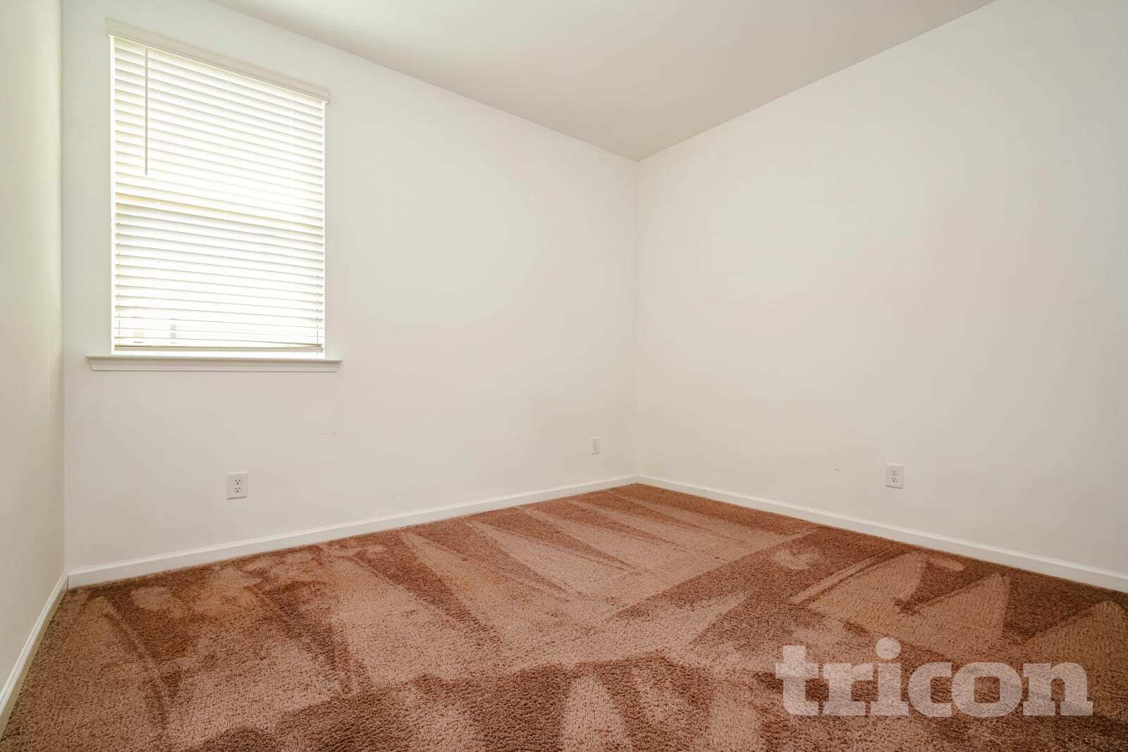 Building Photo - 424 Freeport Wy