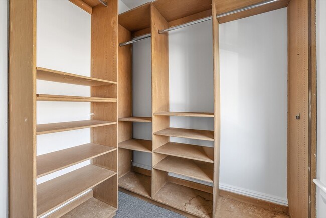 Building Photo - 33 Pearl St