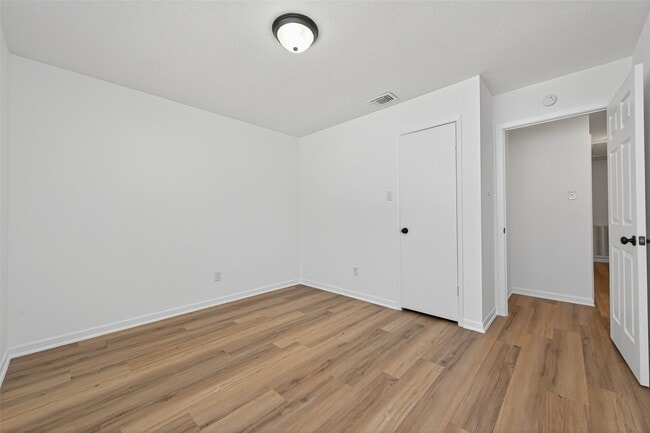 Building Photo - 3815 Brook Shadow Dr