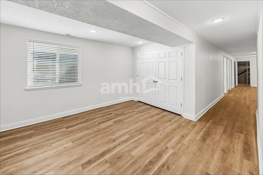 Building Photo - 894 E 780 S
