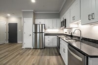 Building Photo - 1010 Duke St