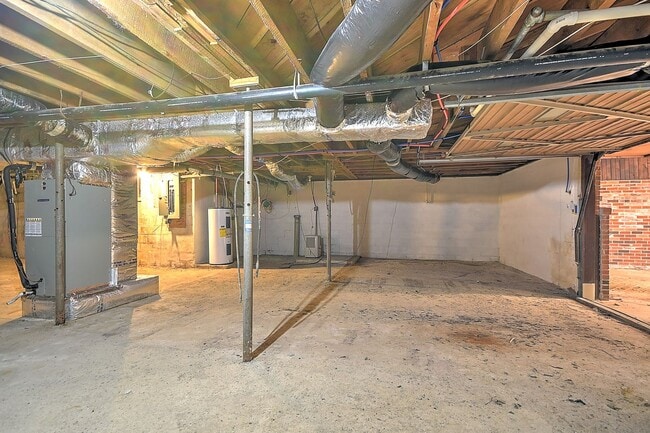 Building Photo - 563 Hales Chapel Rd