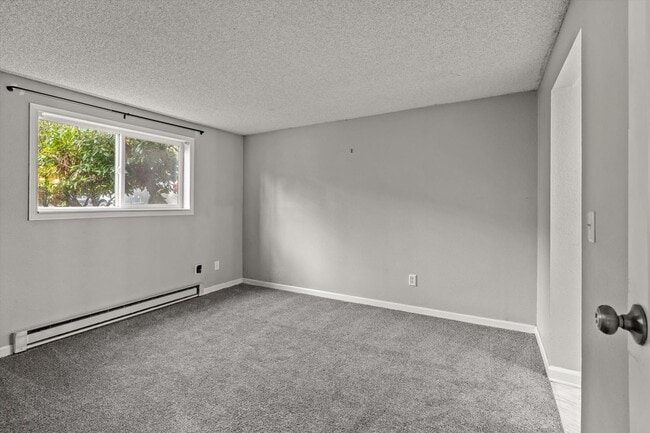 Building Photo - Spacious 2-bed 2-bath condo in Everett