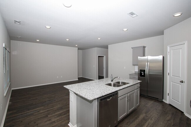 Building Photo - Beautiful new build ready for you!