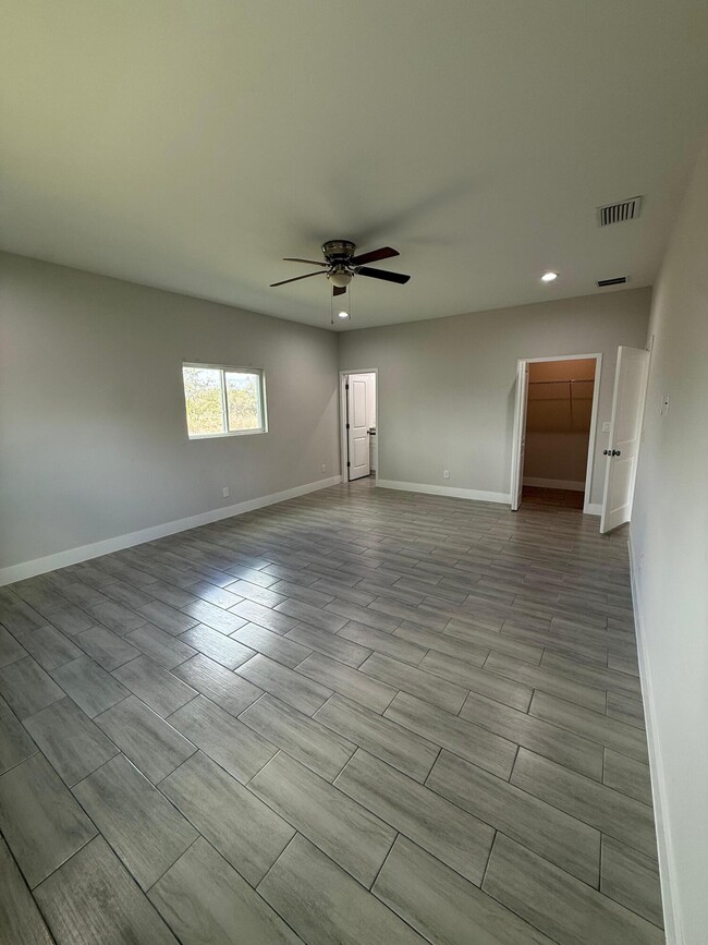 Building Photo - 4800 15th St SW