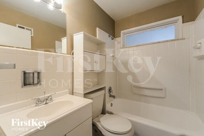 Building Photo - 1845 Mullanphy Ln
