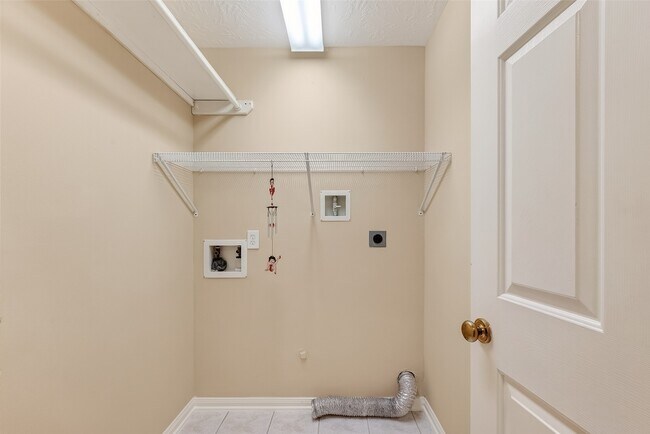 Building Photo - 910 Norfolk Dr