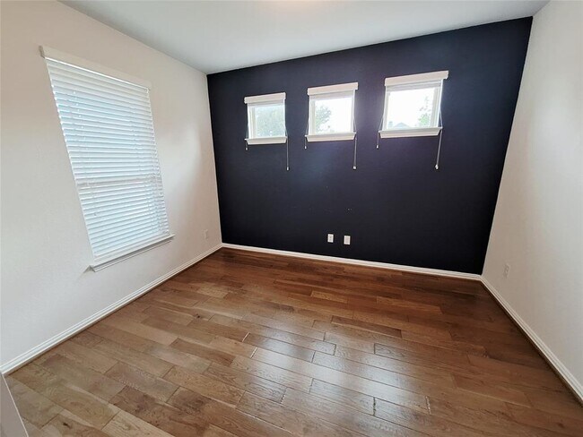 Building Photo - 5900 Bucine Cv
