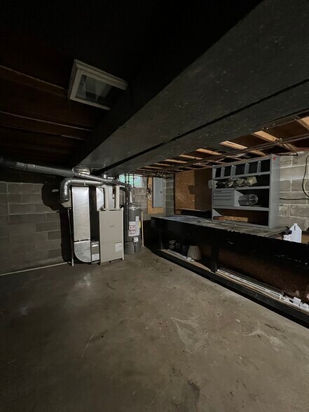 Gas water heater, gas furnace - 662 River Rd