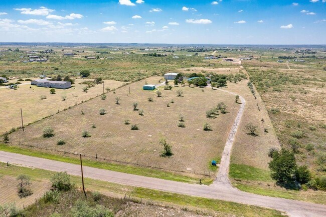 Building Photo - 10401 Arlie Rd