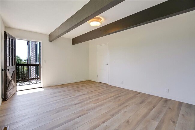 Building Photo - 827 Cheltenham Rd