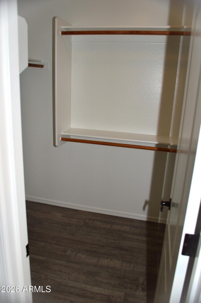 Building Photo - 964 S Almira Ave