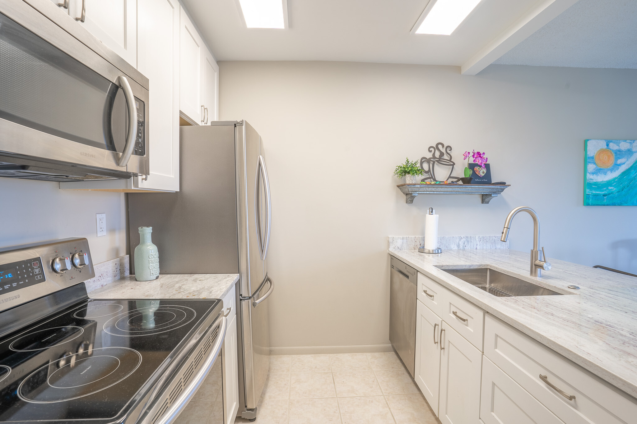 Building Photo - 250 NE 20th St