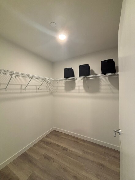 Building Photo - 102 NW 30th St