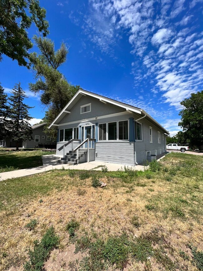 Building Photo - Spacious 3 Bedroom Apartment Near UNC with A/C