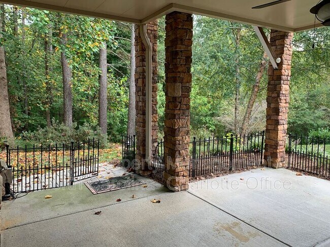 Building Photo - 1289 Winged Foot Dr