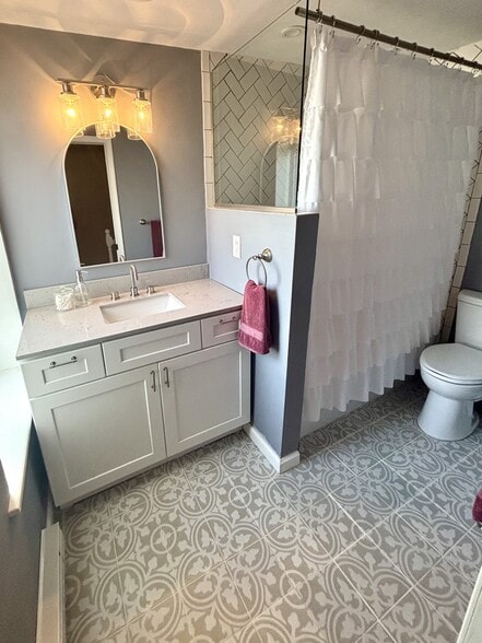 bathroom - 2230 Ritter St
