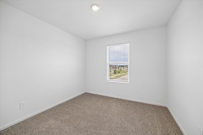 Building Photo - 14333 Tawny St