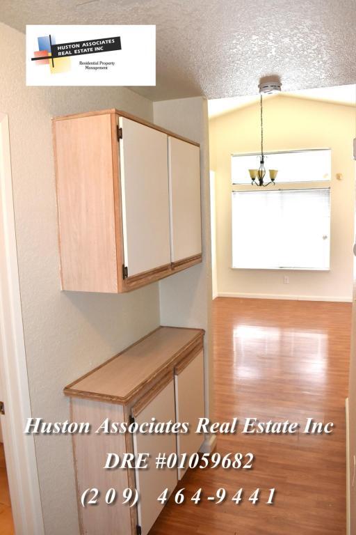 Building Photo - 2461 Fairway Glen St