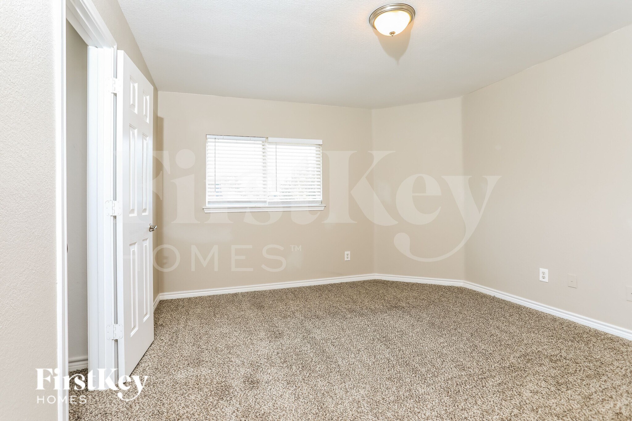 Building Photo - 1746 Summerwood Ln