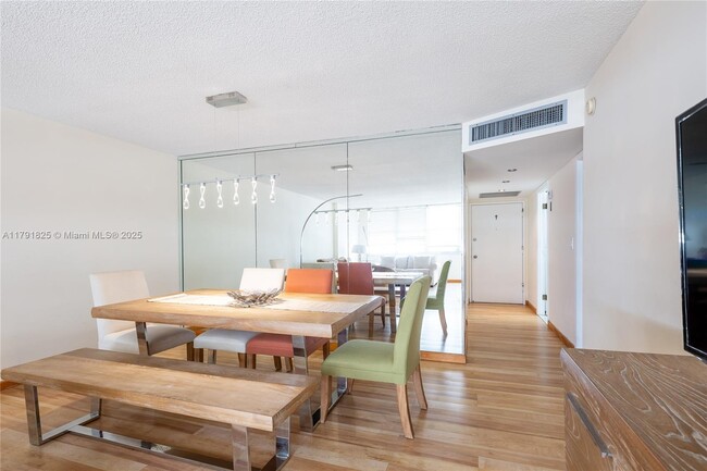 Building Photo - 6039 Collins Ave