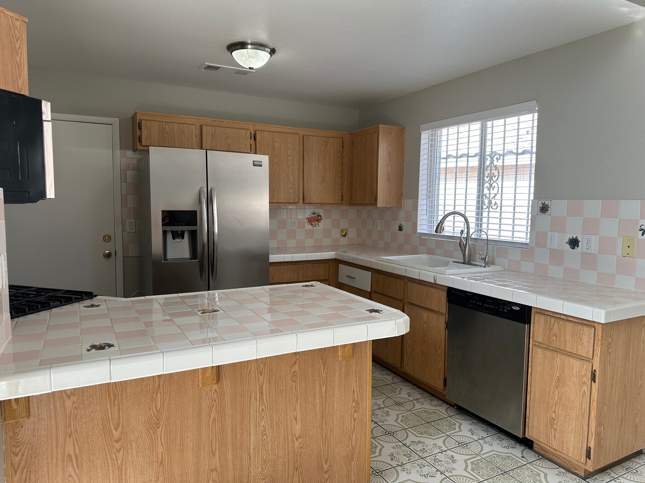 Building Photo - 4160 Country Garden Ave