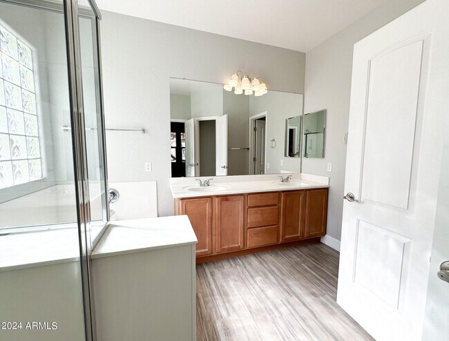 Building Photo - 20959 W Edith Way