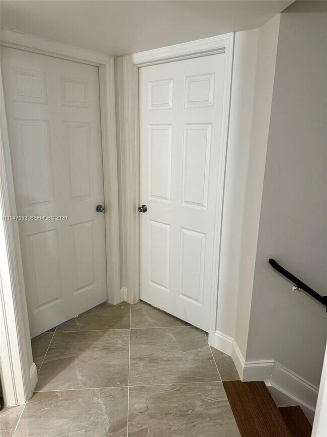 Building Photo - 2941 NE 185th St