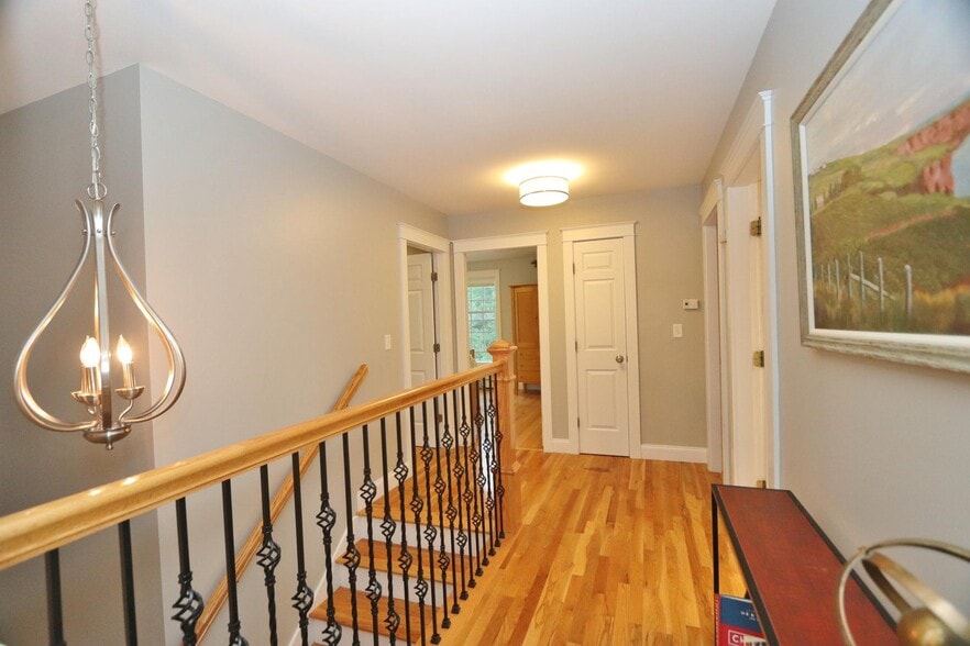 Building Photo - 46 Frances Dr