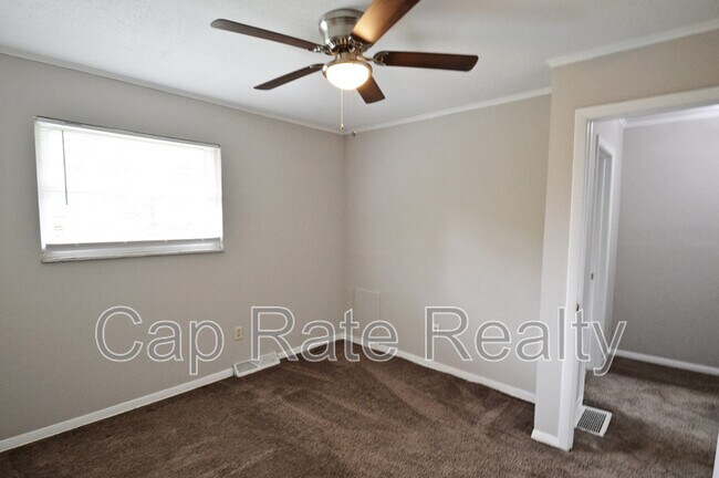 Building Photo - 1226 Parkview Dr